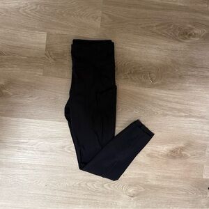 LuluLemon cropped Black Leggings with pockets